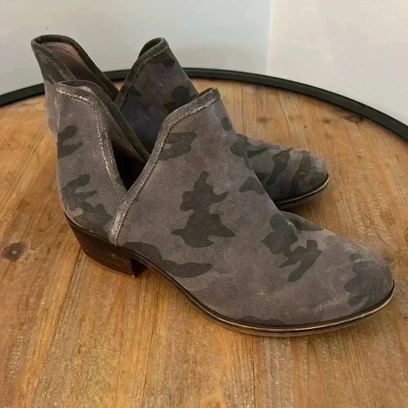 Lucky Grey Camo Booties 6.5 - Picture 2 of 2